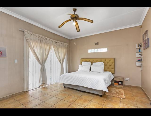 4 BEDROOM FREEHOLD FOR SALE IN BRAMLEY